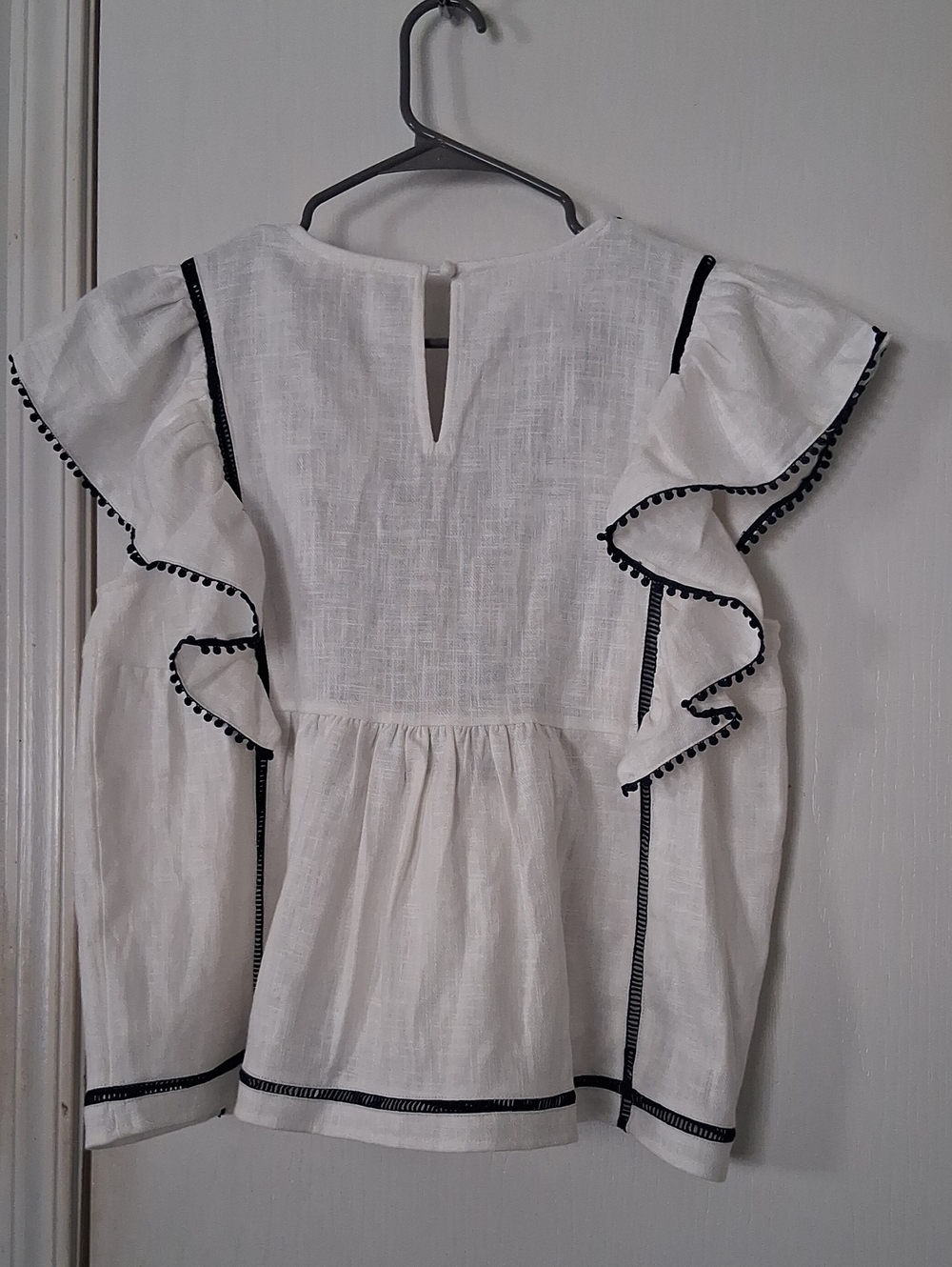 Avara Fate "Mildred" White V-neck Sleeveless Top with Navy Blue Embroidery Sz M - Picture 4 of 8